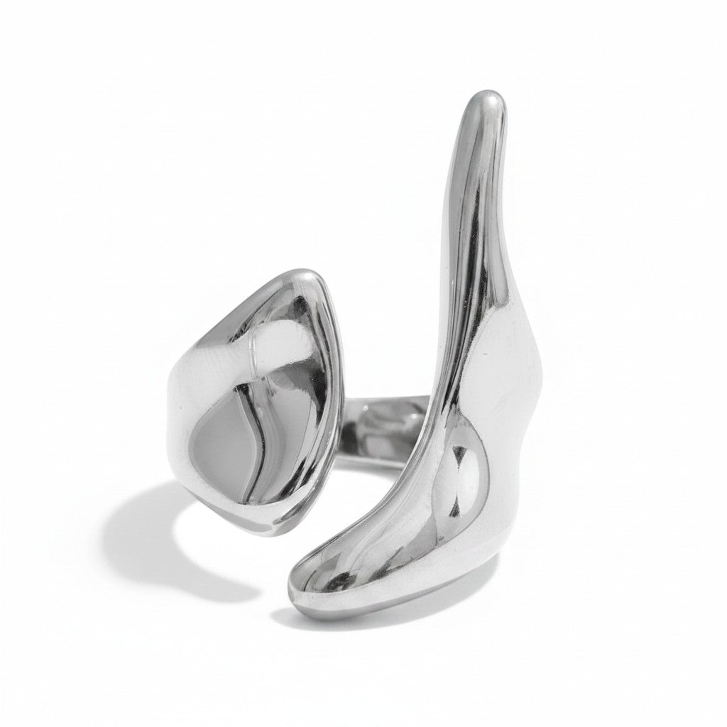 PRO RAY ELISIA ring with asymmetrical curved lines and fluid modern silhouette in polished silver.