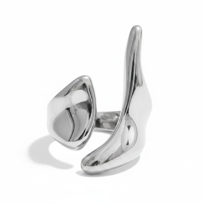PRO RAY ELISIA ring with asymmetrical curved lines and fluid modern silhouette in polished silver.