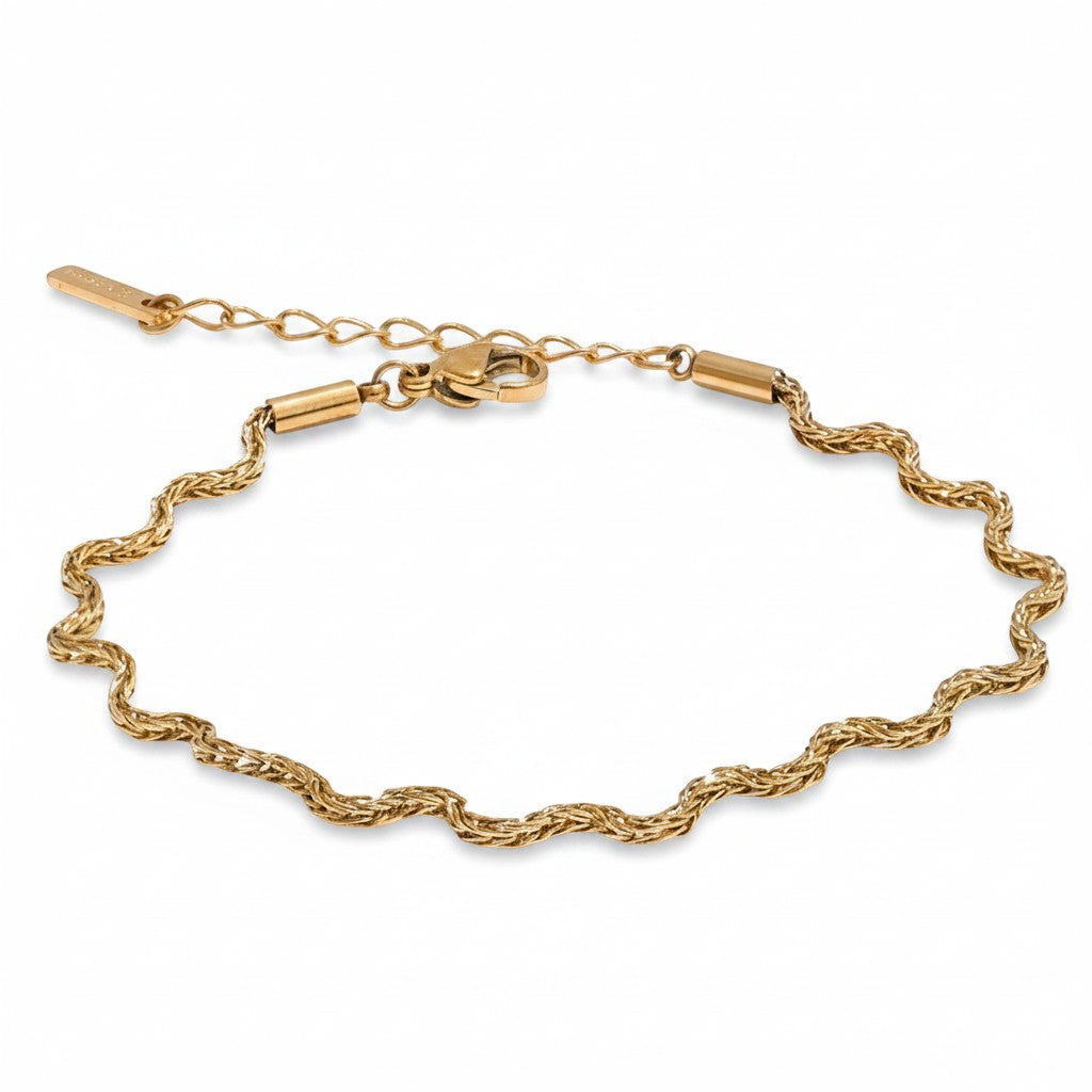 PRO RAY ELVARA gold-tone bracelet with a textured wave chain and adjustable clasp. Minimalist design.