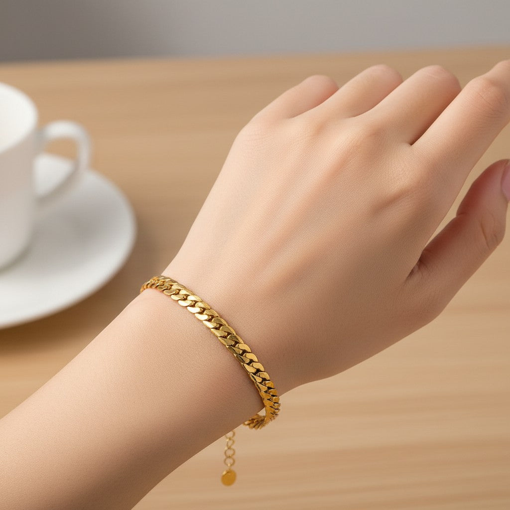 PRO RAY KAEVRA gold curb chain bracelet, 7mm wide, made of stainless steel with PVD real gold plating.