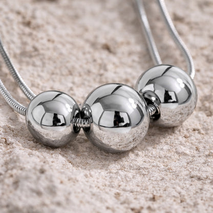 PRO RAY NOVA silver minimalist bead necklace macro detail